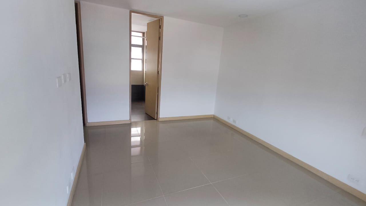 Apartamento de 3 habitaciones en Jardines - 8