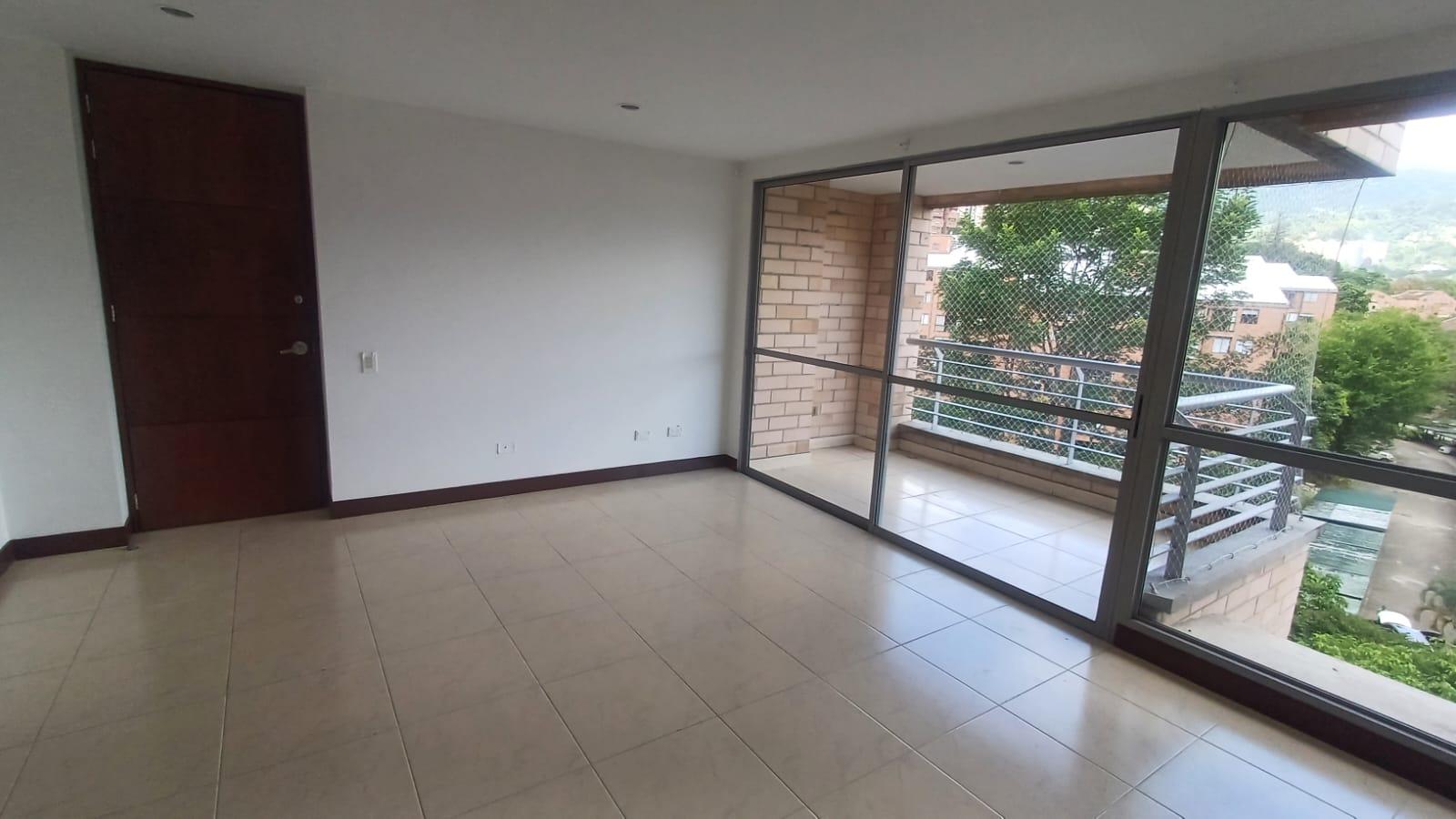 Apartamento de 3 habitaciones en Envigado - 2