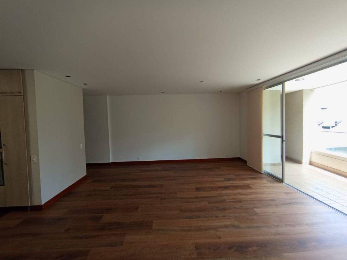 Apartamento en Milla De Oro - 3