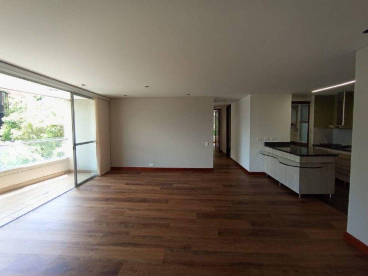 Apartamento en Milla De Oro - 2