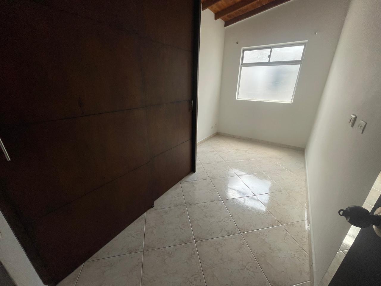 Apartamento de 3 habitaciones en Mesa - 6