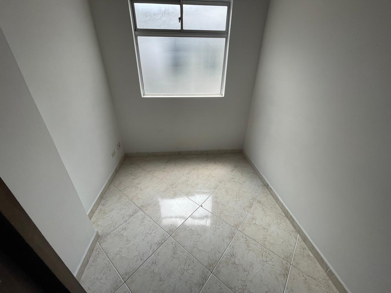 Apartamento de 3 habitaciones en Mesa - 11