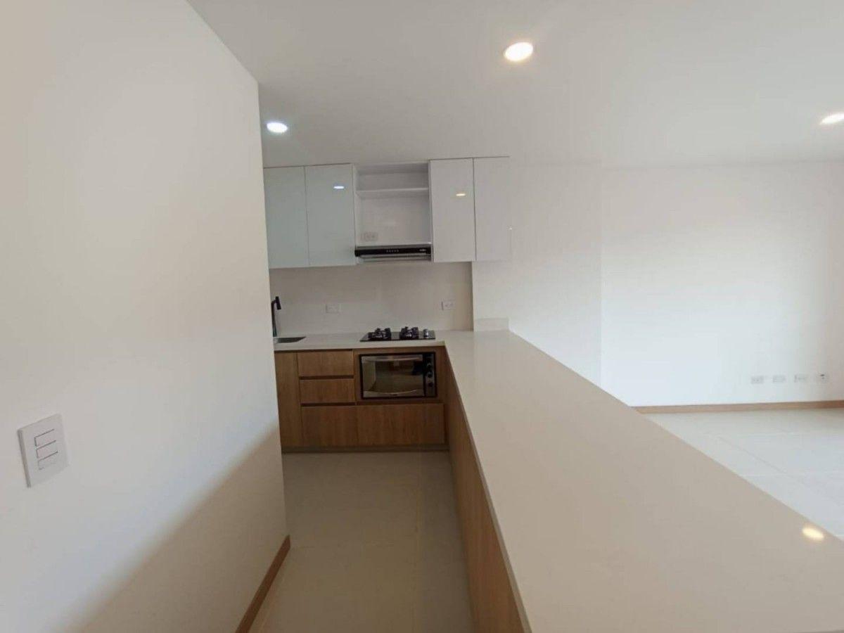 Apartamento en Loma Del Escobero - 5