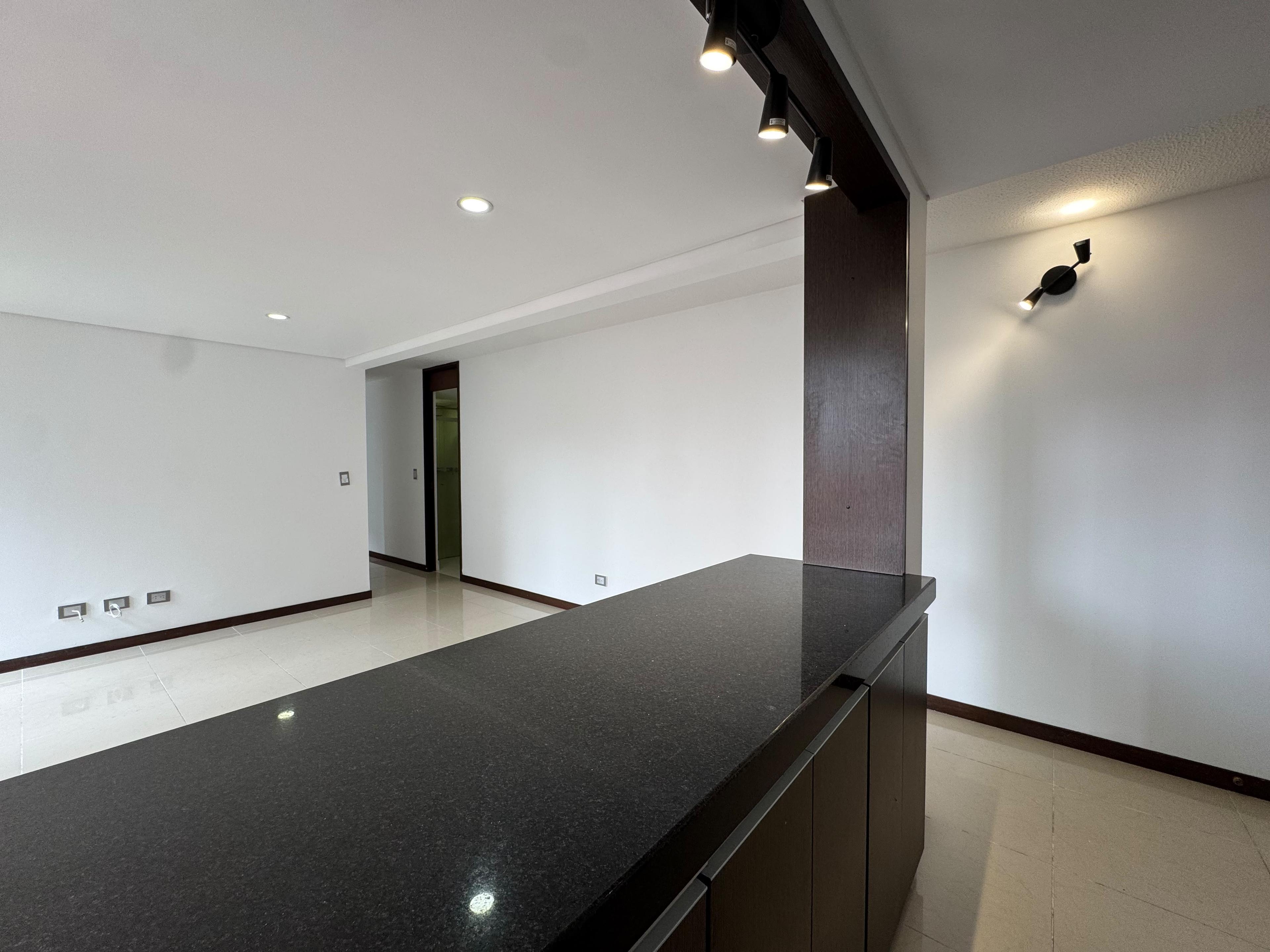 Apartamento de 3 habitaciones en San Diego - 2