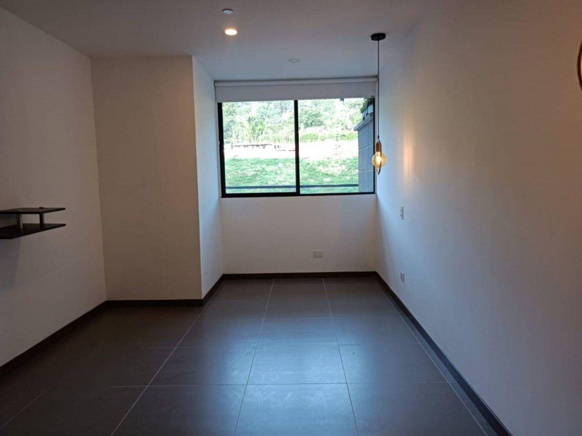 Apartamento en Loma Del Escobero - 3
