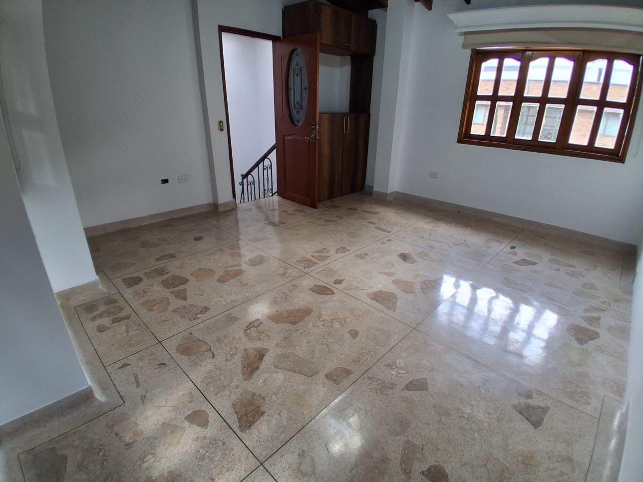 Casa de 4 habitaciones en Sabaneta - 13