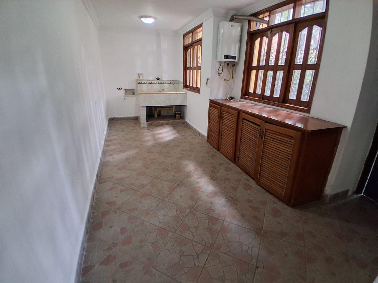 Casa de 4 habitaciones en Sabaneta - 12