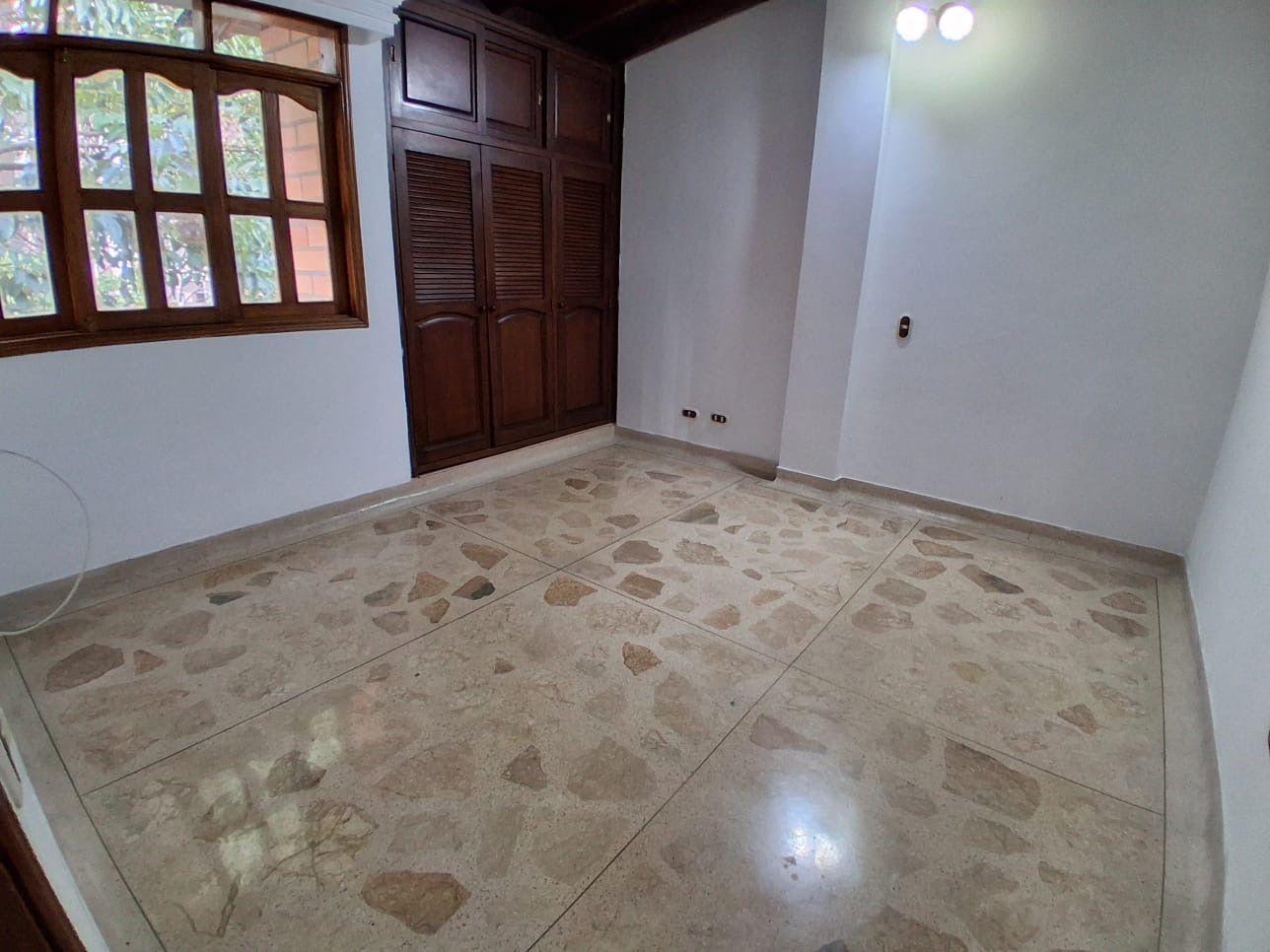 Casa de 4 habitaciones en Sabaneta - 6