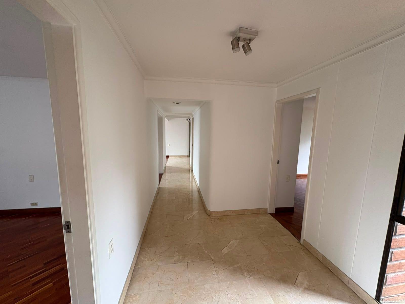 Apartamento de 3 habitaciones en Poblado - 36