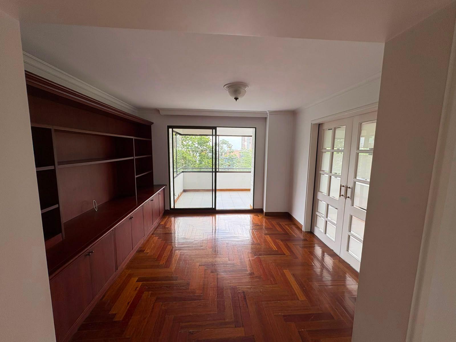 Apartamento de 3 habitaciones en Poblado - 32