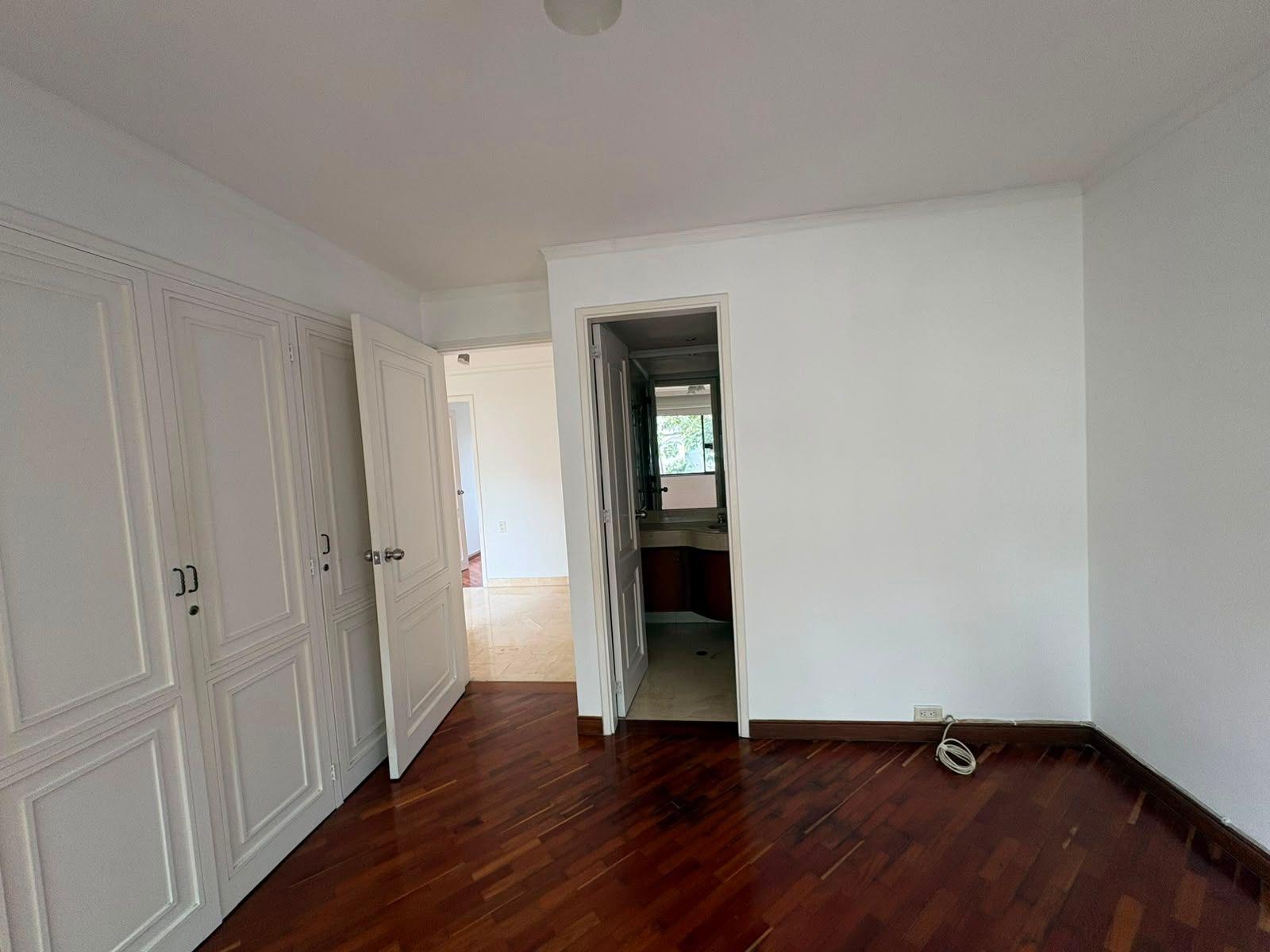Apartamento de 3 habitaciones en Poblado - 18