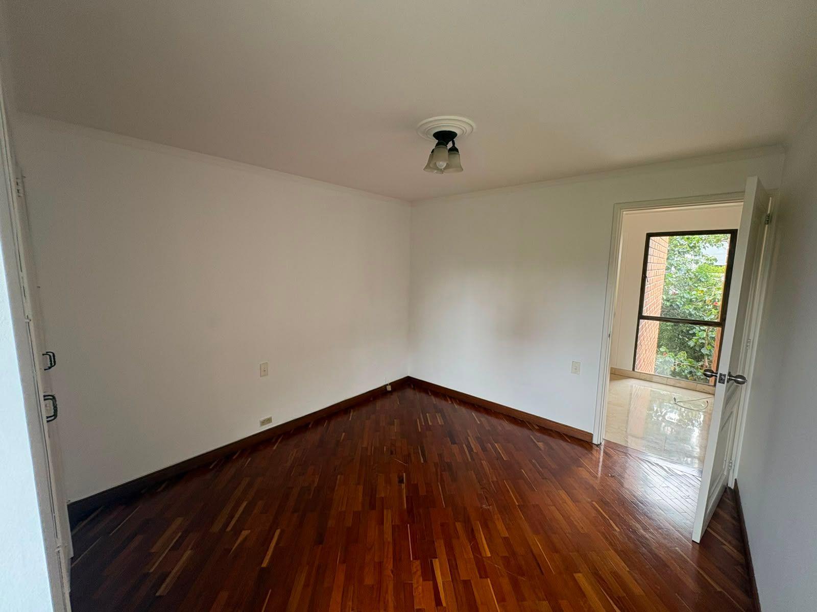 Apartamento de 3 habitaciones en Poblado - 19