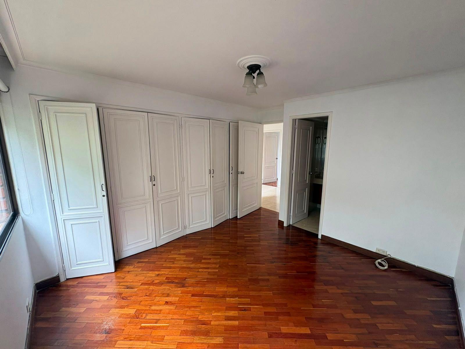 Apartamento de 3 habitaciones en Poblado - 13