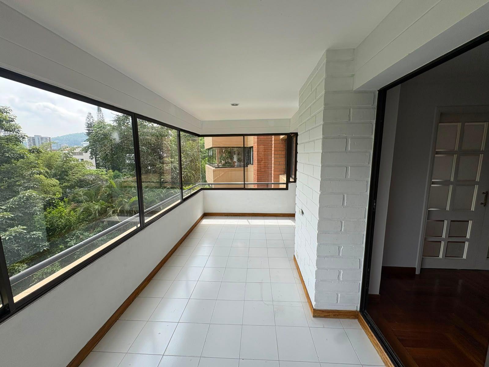 Apartamento de 3 habitaciones en Poblado - 26