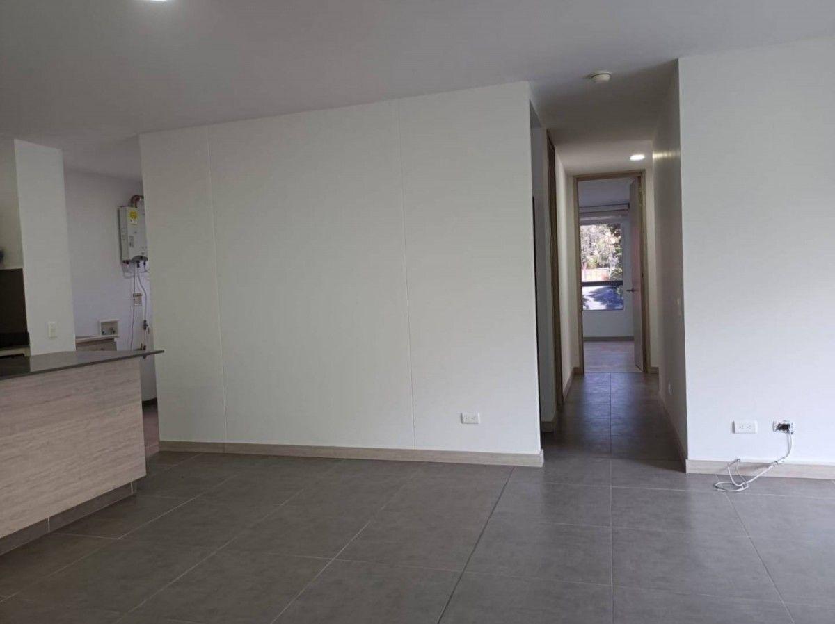 Apartamento en Loma Del Escobero - 2